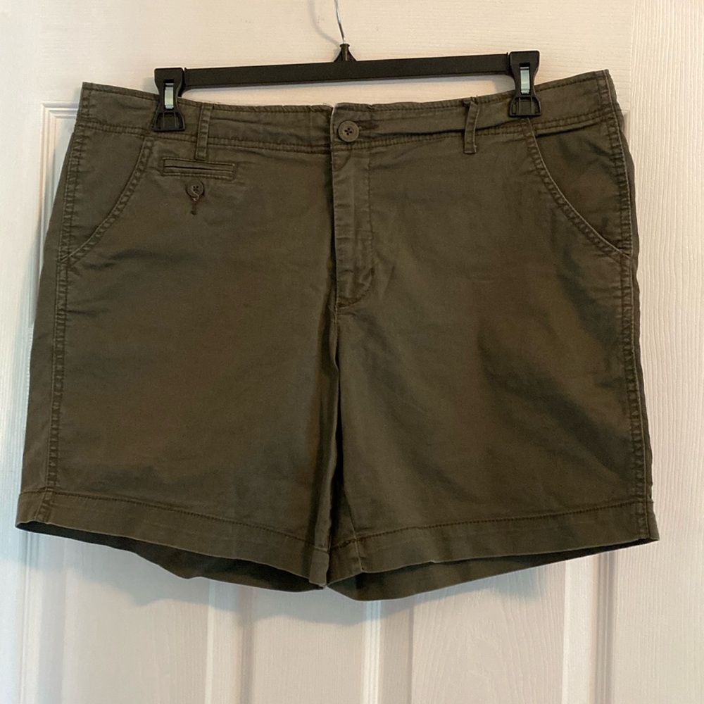 55. Faded Glory Womens Shorts Size 16 Green